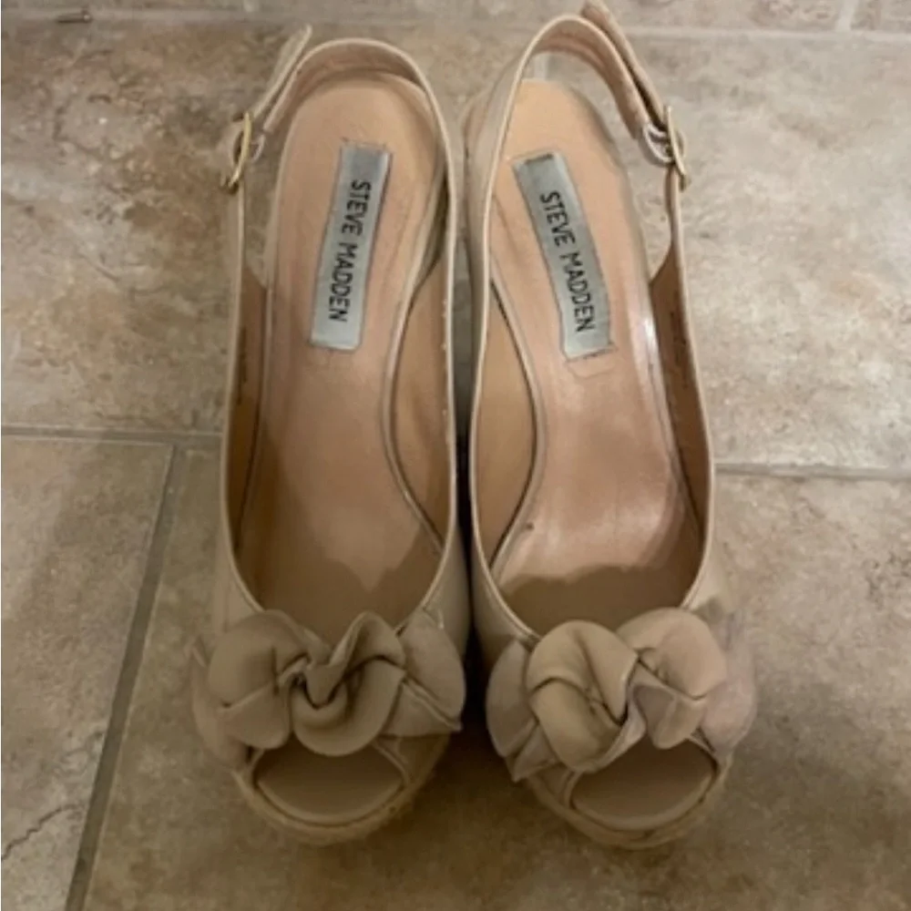Steve Madden Blush Wedges Size 8